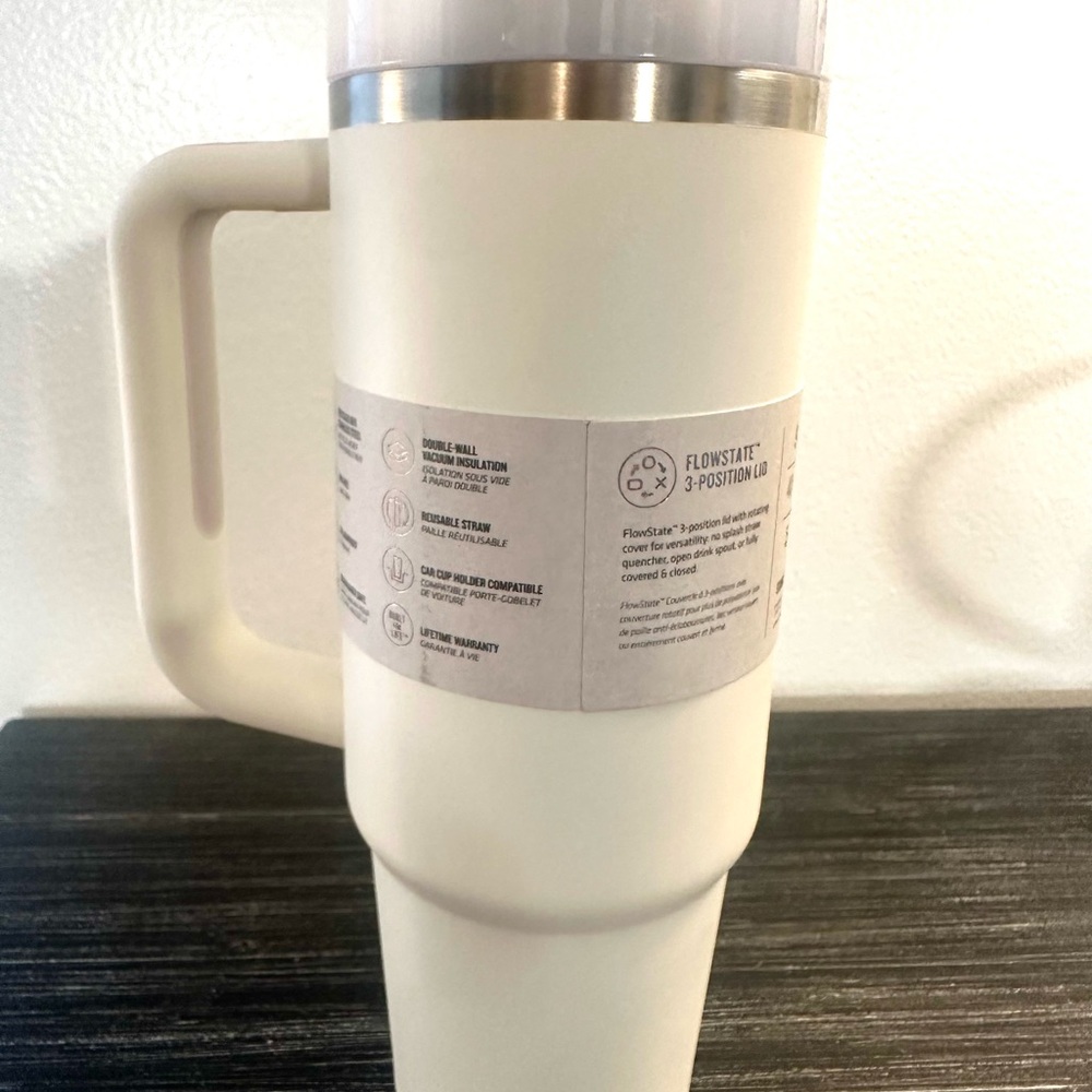 Stanley Cream Quencher H2.0 Tumbler. NWT 30oz - Picture 2 of 4